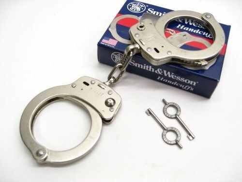 SMITH &amp; WESSON S&amp;W Chain Link Model 104 High Security Handcuffs + Key 350107