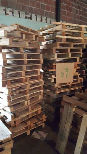 Hardwood pallets, Grade A, standard size: 38&#034;x32&#034;x4&#034; (LxWxH)