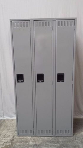 Tennsco 3 row single-tier lockers 36 x 18 x 72 - used in great condition for sale