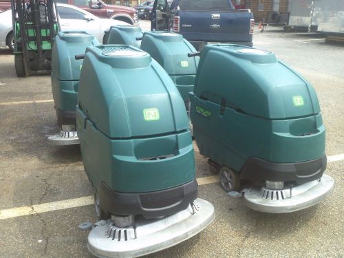 ONE RECONDITIONED NOBLES  SS5, FLOOR SCRUBBER 32-inch  UNDER 500HR