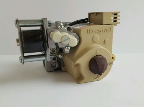 New honeywell vr8204q 2400 2-stage 1/2&#034; npt liquid propane gas valve for sale