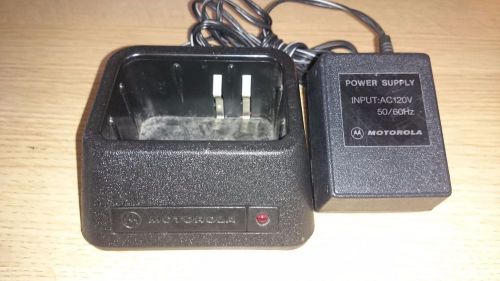 Motorola NTN4881A Charging Base &amp; Power Supply for HT50