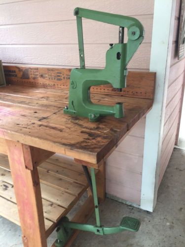 VINTAGE UNION  HANG TREADLE EYELETING GROMMETS PUNCH PRESS FOOT OPERATED MACHINE