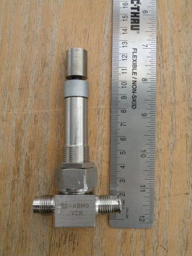 Nupro Metering Bellows Needle Valve 1/4&#034; -- SS-4BMG-VCR -- Used
