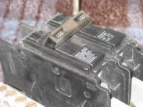 I T E 100 amp 16 space/20 circuit BusBar with Main Breaker