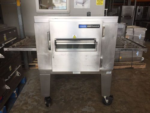 LINCOLN IMPINGER -  1 GAS CONVEYOR PIZZA OVEN