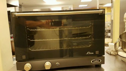 Cadco UNOX  half sheet pan, electronic convection oven