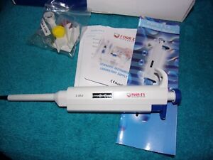 Micro Transfer Single Channel Pipette 2-20ul Adjustable Volume Pipettor for Lab