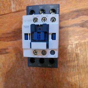 LC1D25 Schneider Electric 40 Amp 3 Pole 24 Volt Coil New and unused with no box