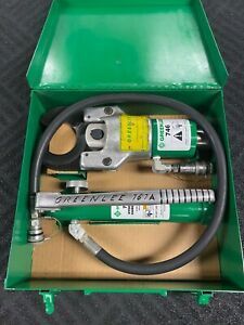 GREENLEE HYDRAULIC WIRE CUTTER AND HAND PUMP WITH STEEL CASE! VERY NICE! 