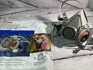 3M 6200 Half Face Respirator  BRAND NEW SIZE Medium