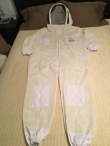New Ventilated Beekeeping Suit 3 Layer Beesuit Size Large Very Good Quality!