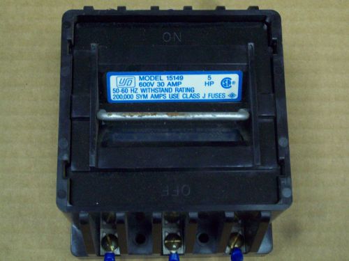 3 POLE 30 AMP 600V DEAD FRONT FUSED PULLOUT SWITCH USD 15149
