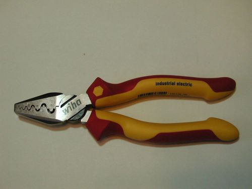 Wiha 7&#034; Industrial Finished Insulated Crimping Pliers 32945