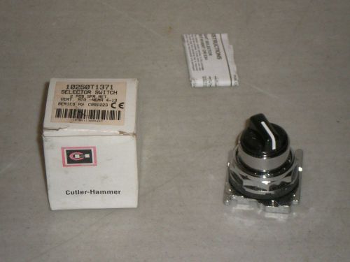 New! Cutler-Hammer 10250T1371 Selector Switch 2 Position Spring Return Free Ship