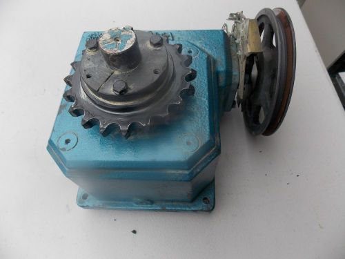 Chenta Speed Gear Reducer EU 82 Ratio 35 / PULLEY  AND SPROCKET