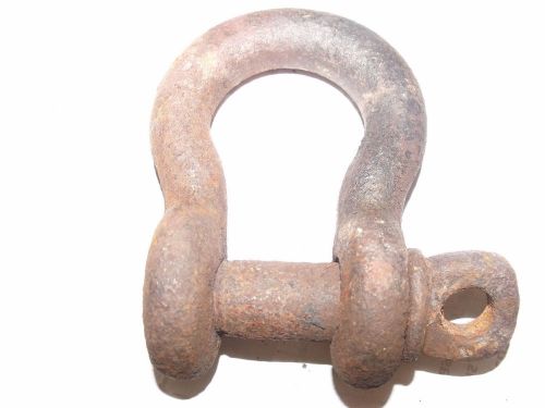 #1319 Shackle; rusted but solid; vintage  2&#034; inside diametert top; tool hardware