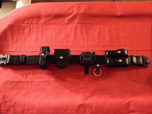 Safariland 2&#034; duty belt and leather pouche &amp; accessories bundle pakage 28&#034; - 34&#034; for sale