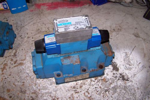 New vickers dg5s-8-4c-e-m-n-b-20 directional control valve 120 vac .54 amp for sale