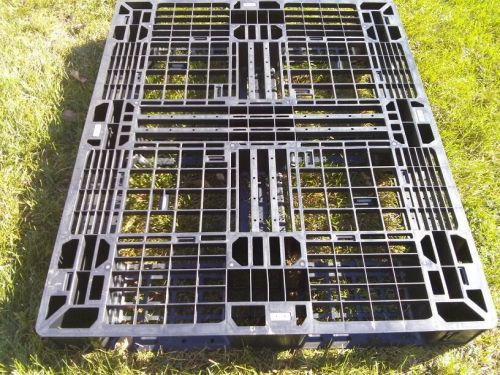 Shipping hard plastic pallet 48 x 40 1200 lb for sale