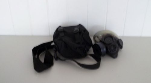 Msa advantage 1000 gas mask and carrying case size large (c) for sale