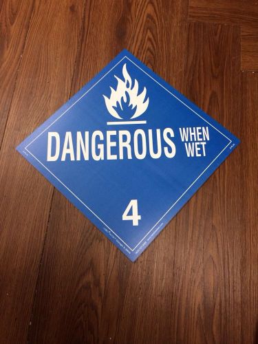 Dangerous When Wet Placard, Worded, Tagboard (lot 25)