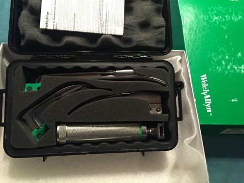 WELCH ALLYN PORTABLE LARYNGOSCOPE SET #MIL5072 MEDIUM HANDLE WITH 3 BLADES