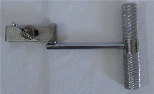 Medical Handle With Clasp