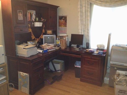 Beautiful Wooden Credenza and Table Set in Excellent Condition