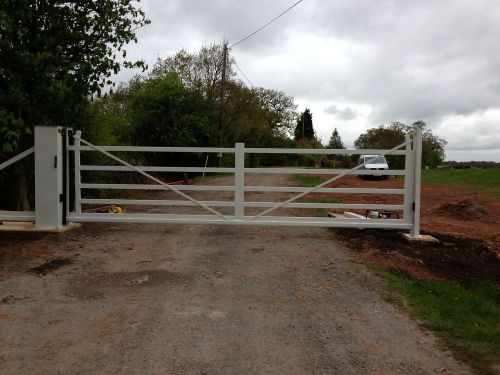 Automatic driveway sliding gate, catergory 3 safety for sale