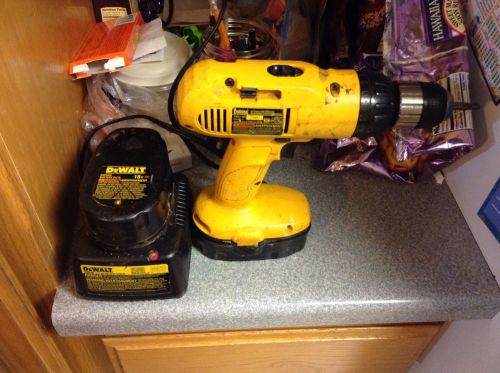 dewalt drill + Battery Charger &amp; 2 Battery&#039;s