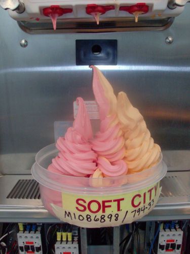 Taylor Ice Cream Yogurt Machine 794-33 water cooled three Phase 2011 NICE