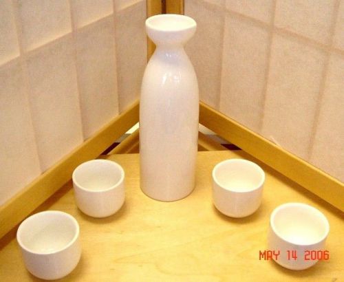 Japanese Style Porcelain 5PC/Set Sake Set One 7&#034; Bottle + 4 Cups White NEW