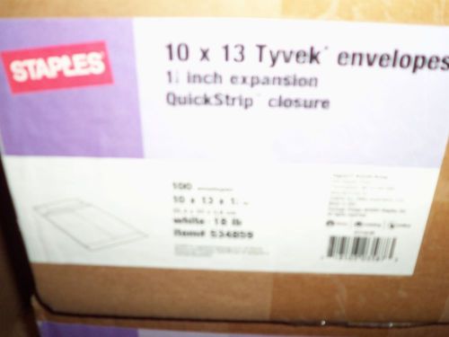 STAPLES 100/Carton 10 x 13 Tyvek 1-1/2&#034; Expansion Envelopes Quick strip Closure