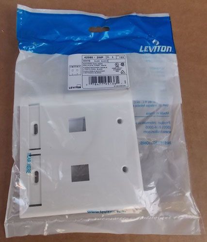 New Leviton 42080 - 2WP Quickport Dual Gang Wallplate, 2-Port, White. Box of 25