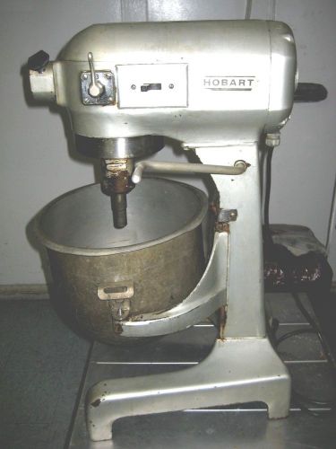 HOBART A200 comercial Dough MIXER  w/ BOWL AND  3 THREE ATTACHMENT