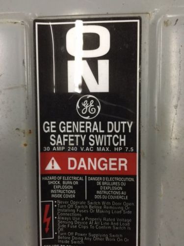 GE GENERAL DUTY 30 AMP 240 VOLT SAFETY SWITCH