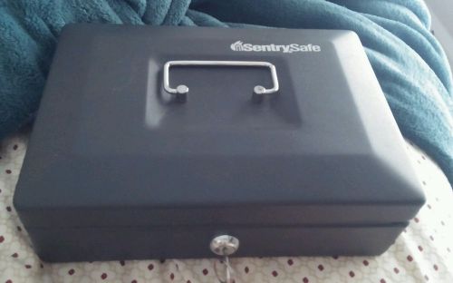Sentry Safe Deluxe Cash Box Key Lock  Easily Portable TS5