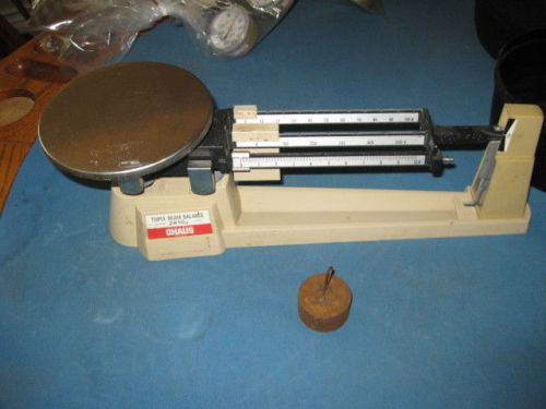 OHAUS 2610g TRIPLE BEAM SCALE with Carrying Case
