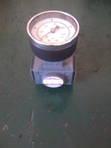 Arrow pneumatic pressure regulator with gage r352 for sale