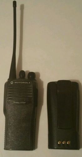 Motorola CP200 Portable Radio 146-174Mhz 4Ch 5W  AAH50KDC9AA1AN - WORKS GREAT