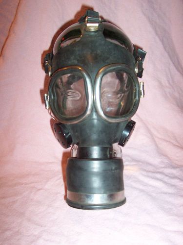 Vintage Collectable 1969 MSA Industrial Firefighter Gas Mask Minty Shape