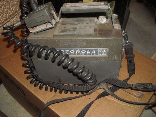 Motorola PT300 handi talkie radio for parts or repair
