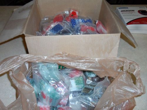 Huge lot apple 1.5 x 1.5  and 1.5 x 1.0 zip lock bags  over 8000 bags  420 star for sale