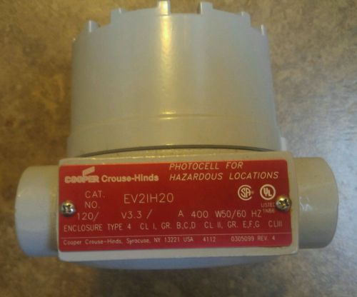 Cooper Crouse Hinds EV2IH20 Explosionproof Enclosure w/ Photocell New 120 volts