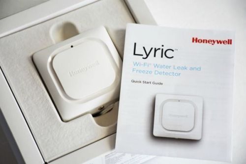 Honeywell lyric wifi waterleak and freeze dector chw3610w1001/u for sale