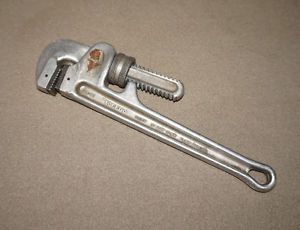 Vintage TOLEDO BEAVER Tools Inc HEAVY DUTY DROP FORGED PIPE WRENCH 10&#034;