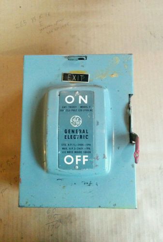 Used GE General Electric 30 Amp 240 Volt Disconnect Switch Cat: TG3221