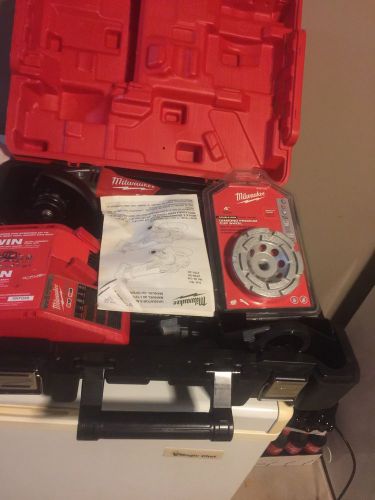 Milwaukee 2780-21 M18 FUEL 4-1/2 in. / 5 in. Grinder  1 Battery