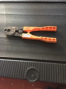 [U1] SharkBite 23251 1/2 in. and 3/4 in. Dual PEX Copper Crimp Ring Tool